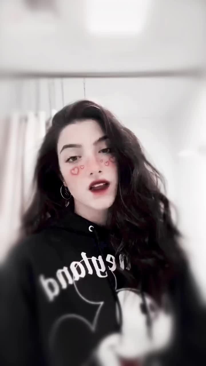 @⌗ 𝐓𝐢𝐚 ☻︎ 𝟏.𝟒𝐤!!