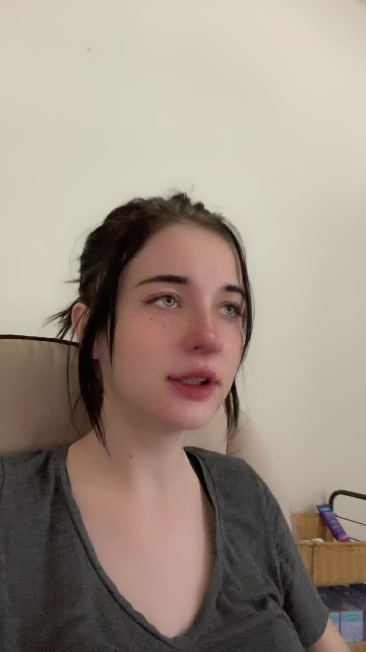 @LizzieG