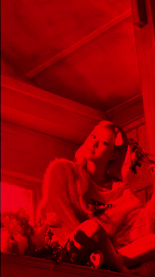 @𝐊𝐢𝐦 𝐙𝐨𝐞
