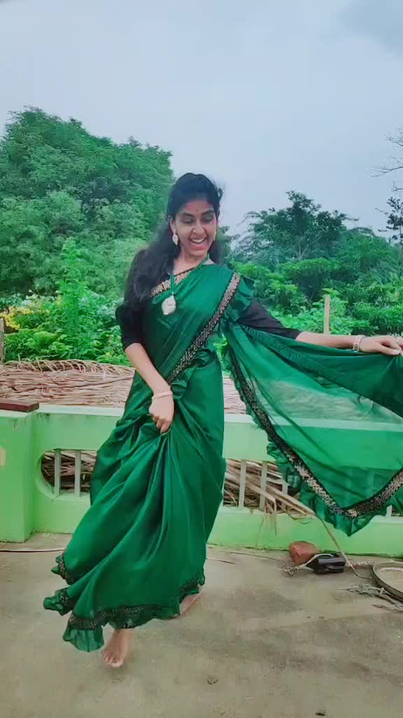 @👑KEERTHY👑