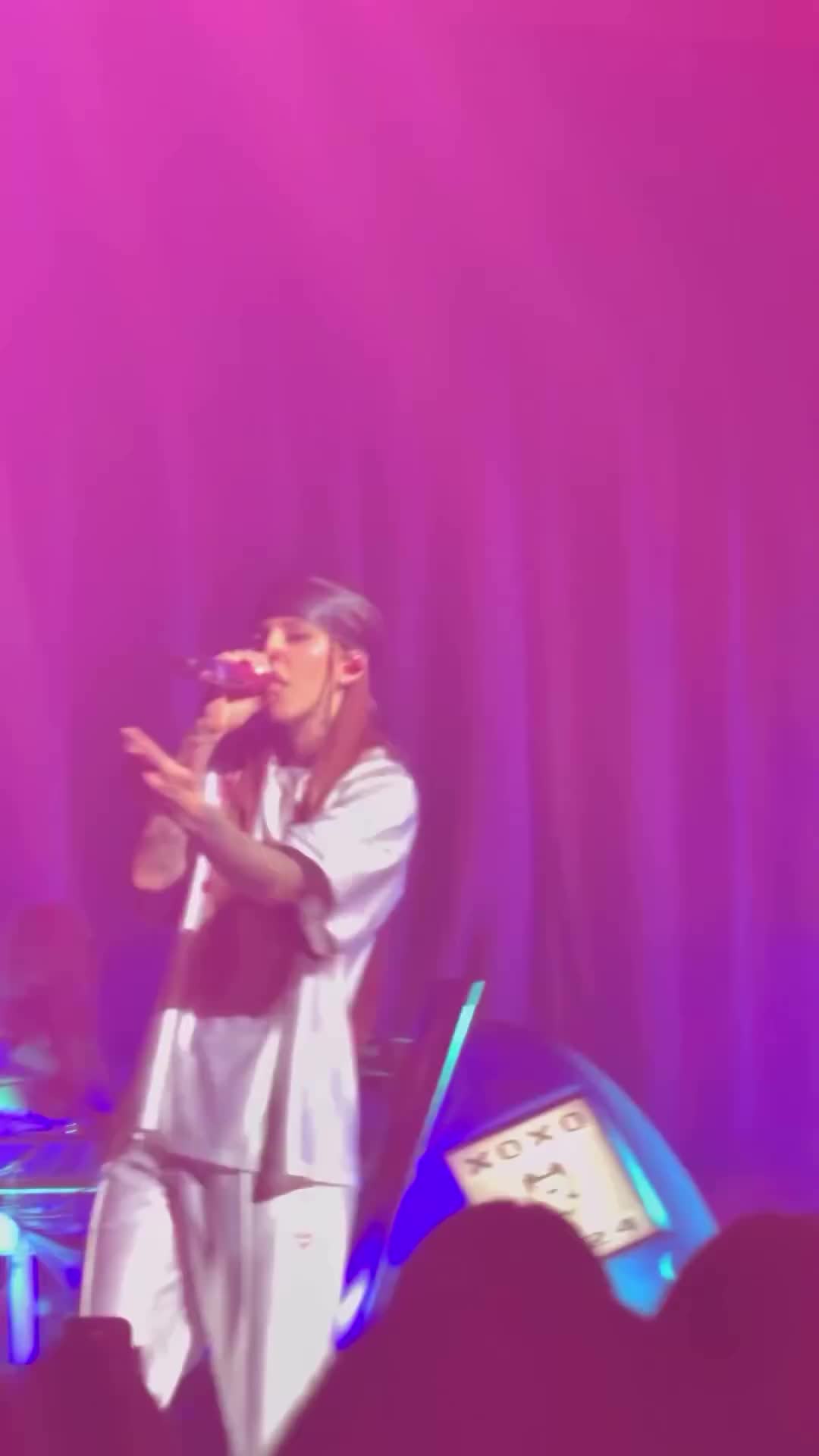 @youngmikoficial