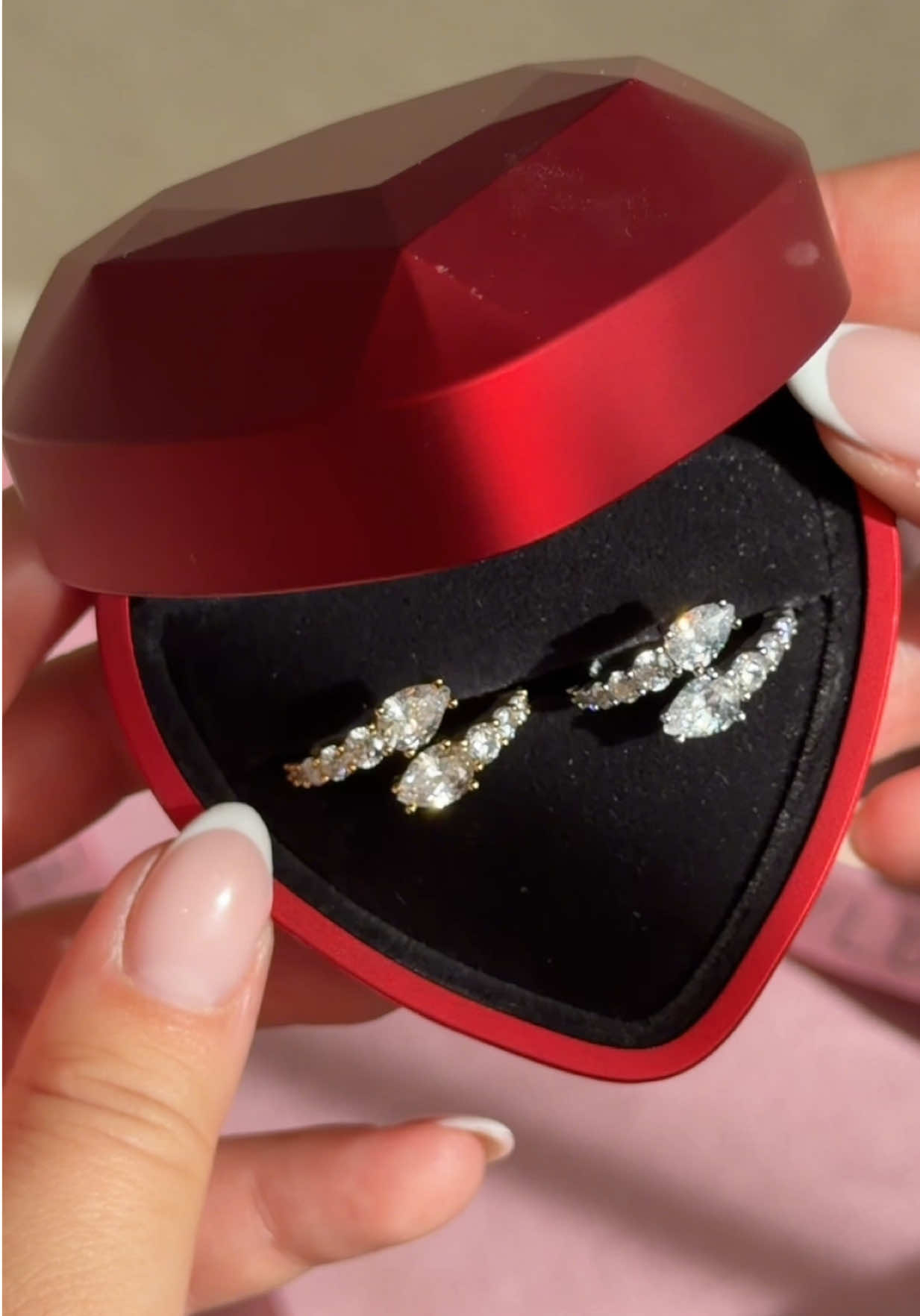 @JewelleryLuxe