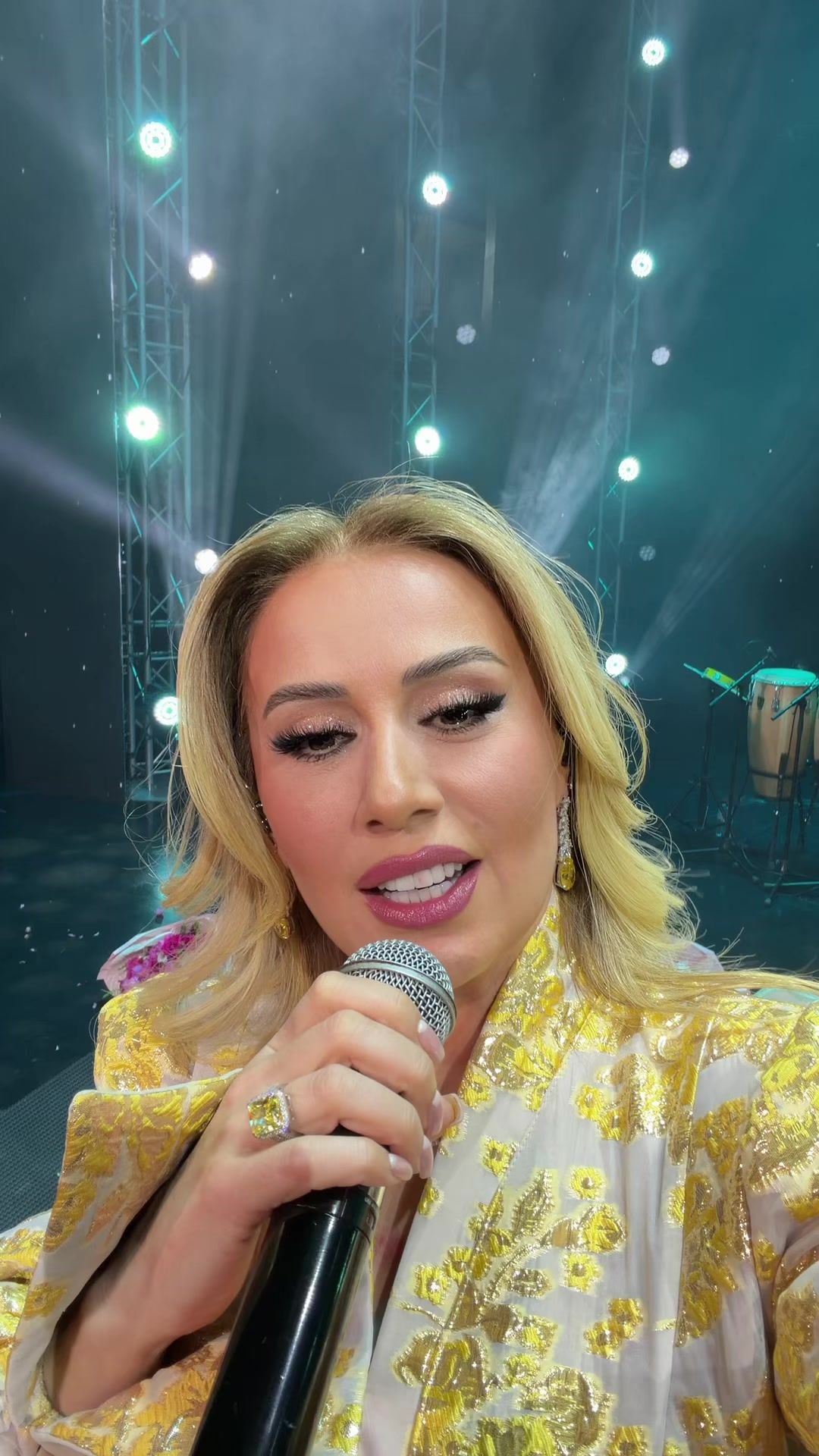 @Roza Zərgərli