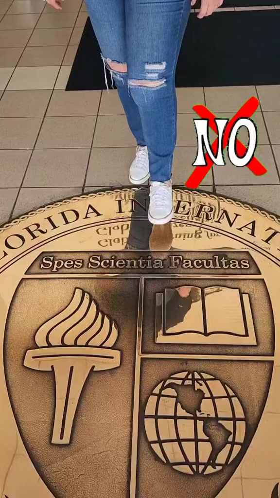 @Agentes Universitarios Lourdes