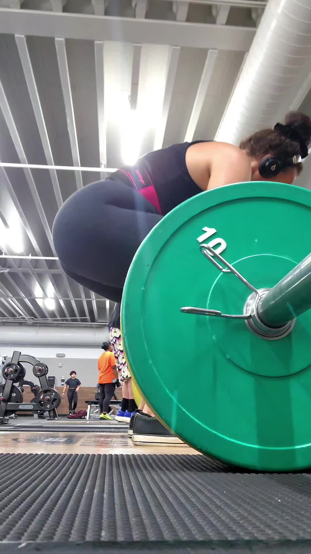 @curly_fitmom
