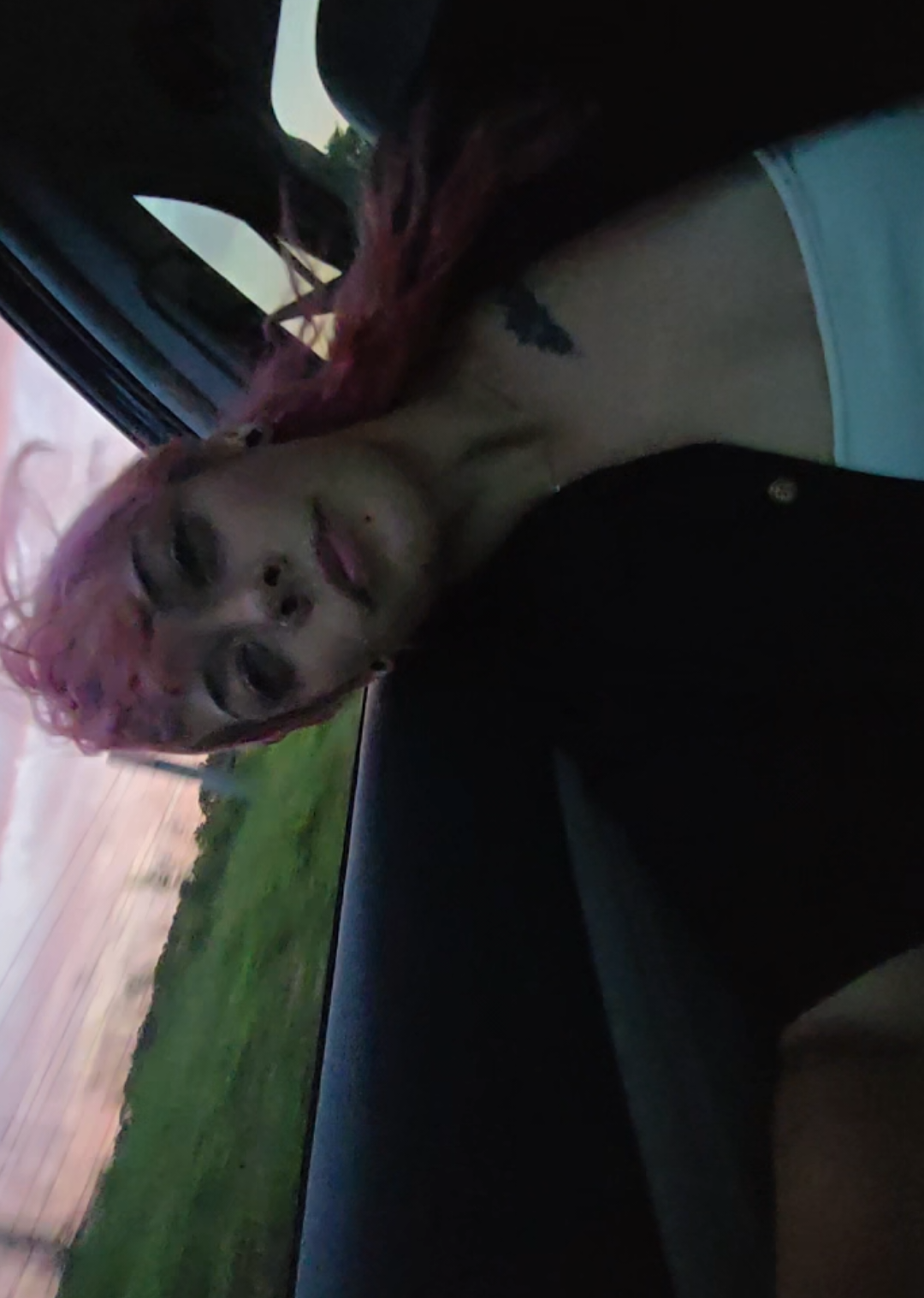 @Cayetana