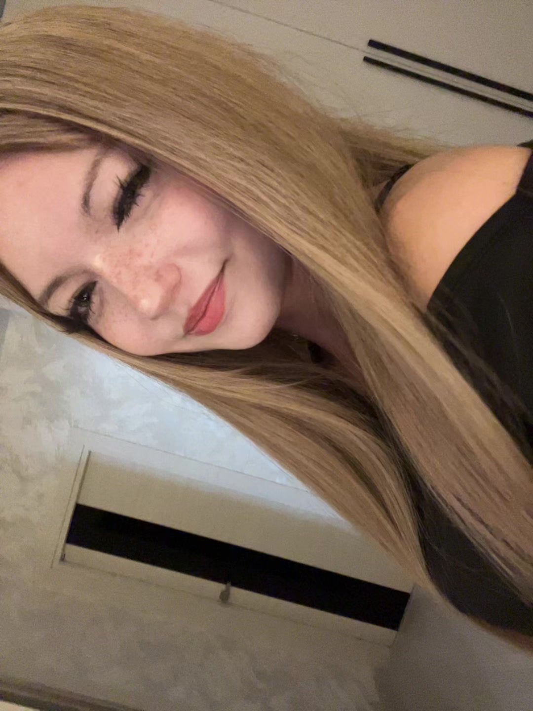 @Avrora_00