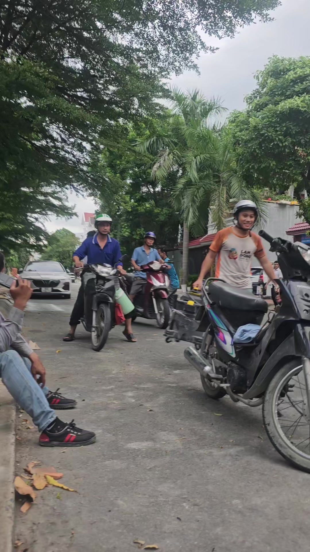 @THẰNG THỢ ĐỤNG
