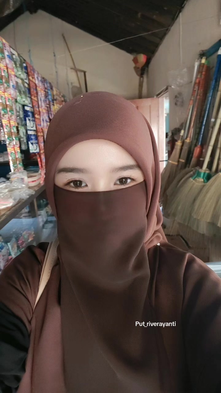 @Putriii🦋🦋