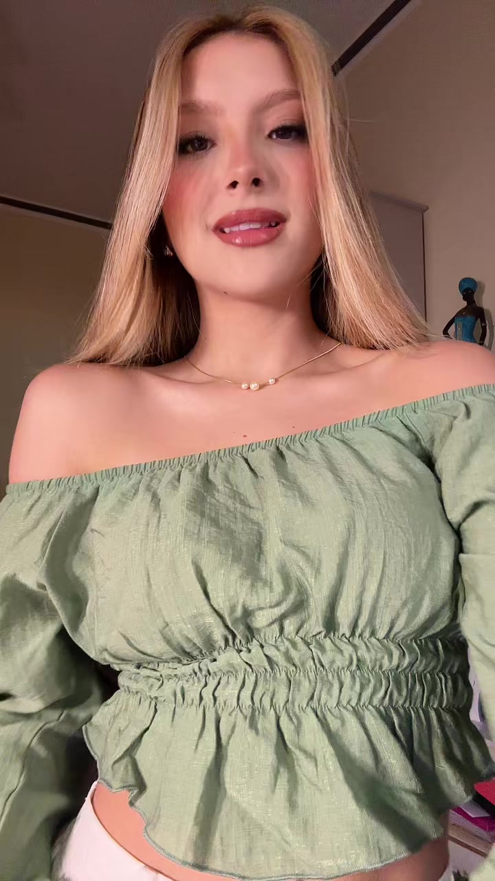 @Ju✨