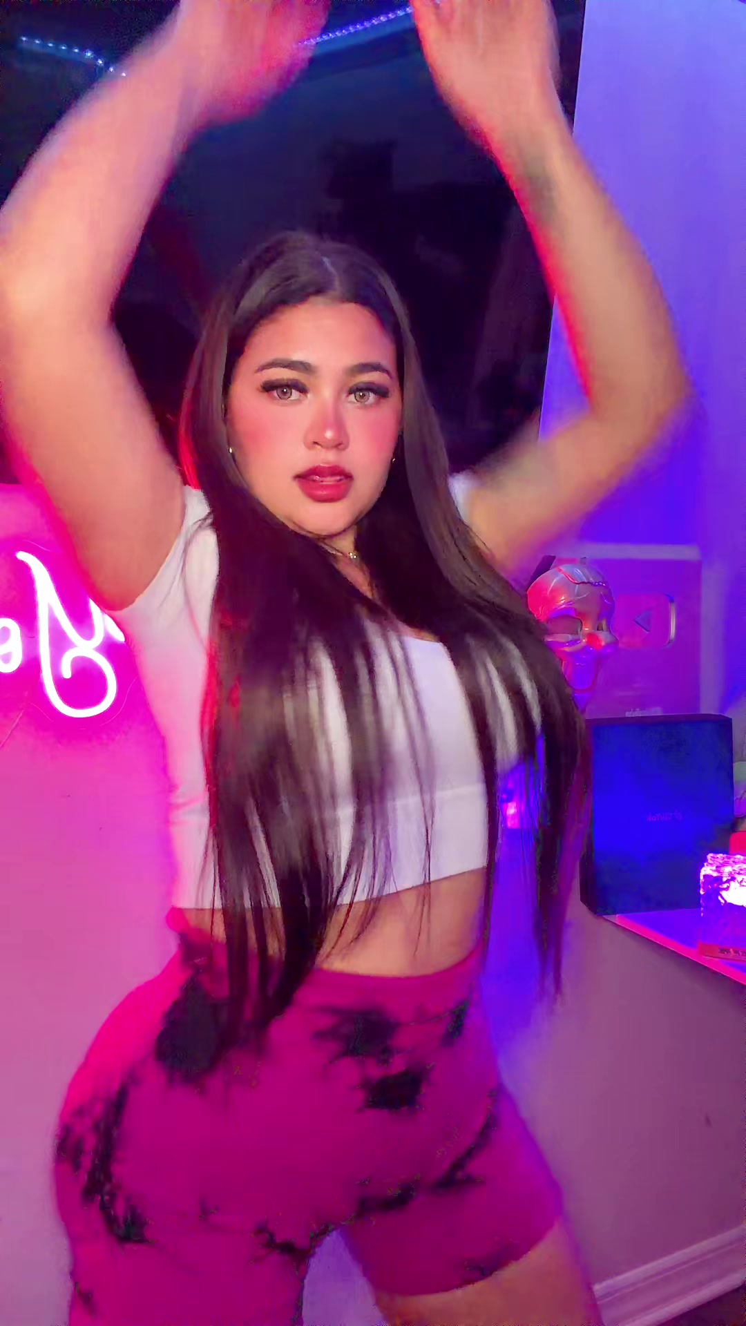 @🦖TIA YOSHY🌷🗽