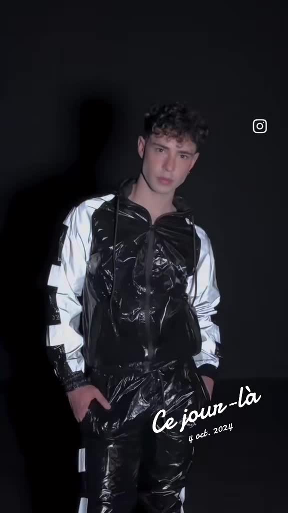 @LeoLoveSneakers