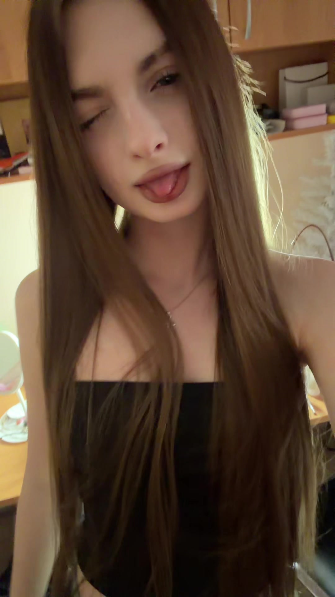 @arisharkk