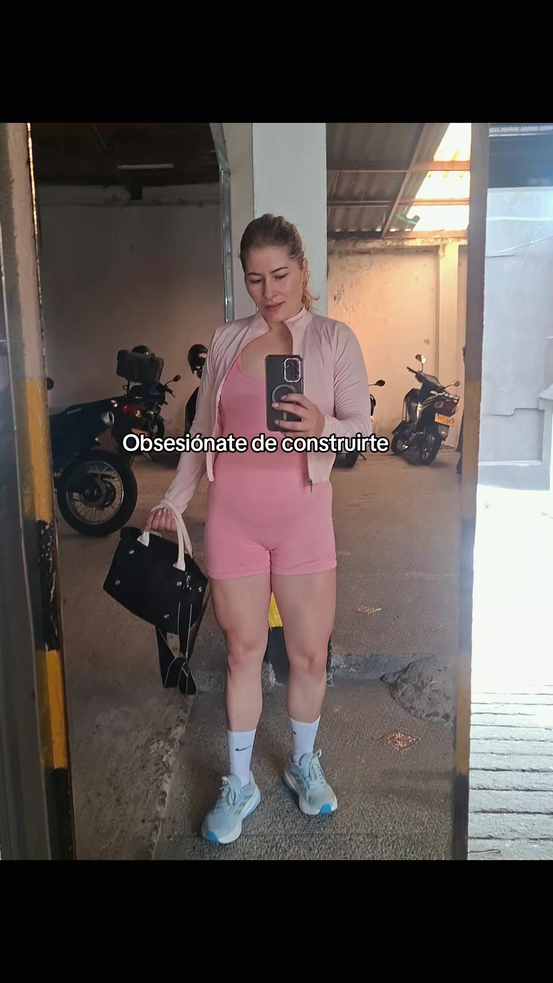 @LAMONA99