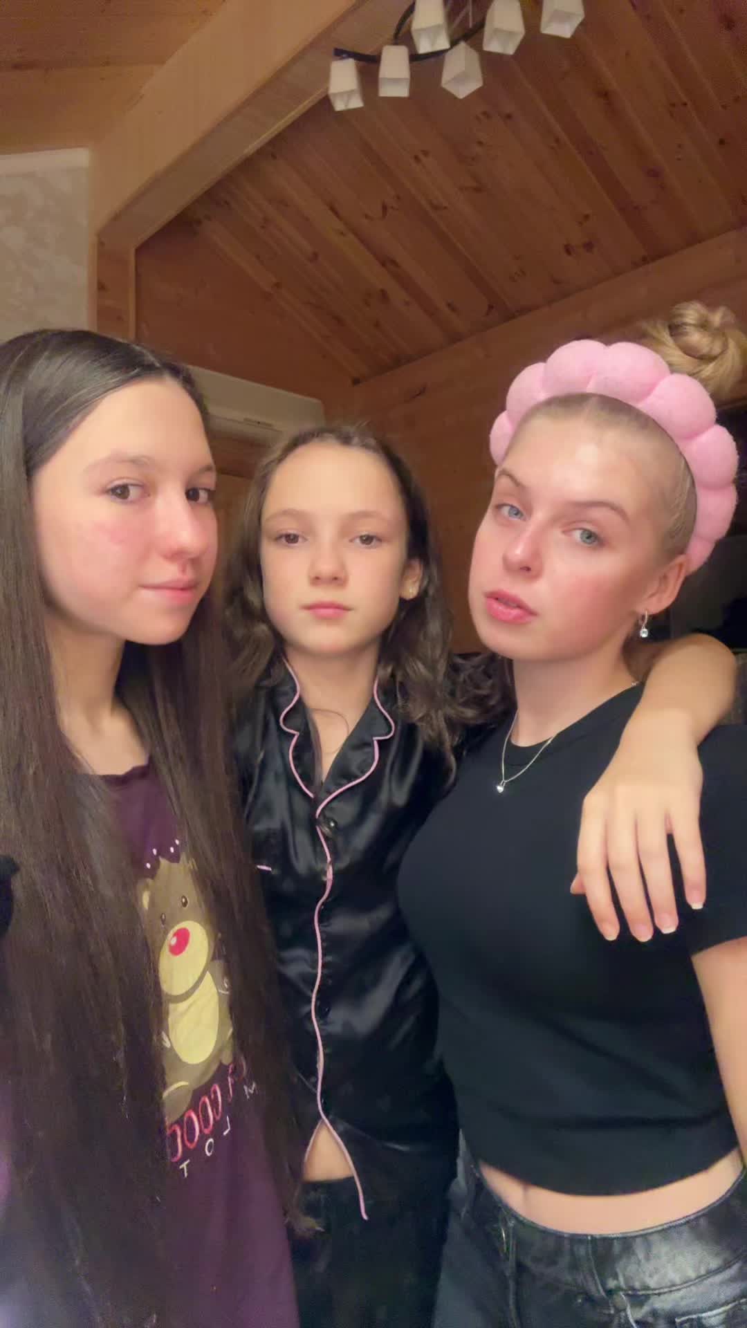 @манька