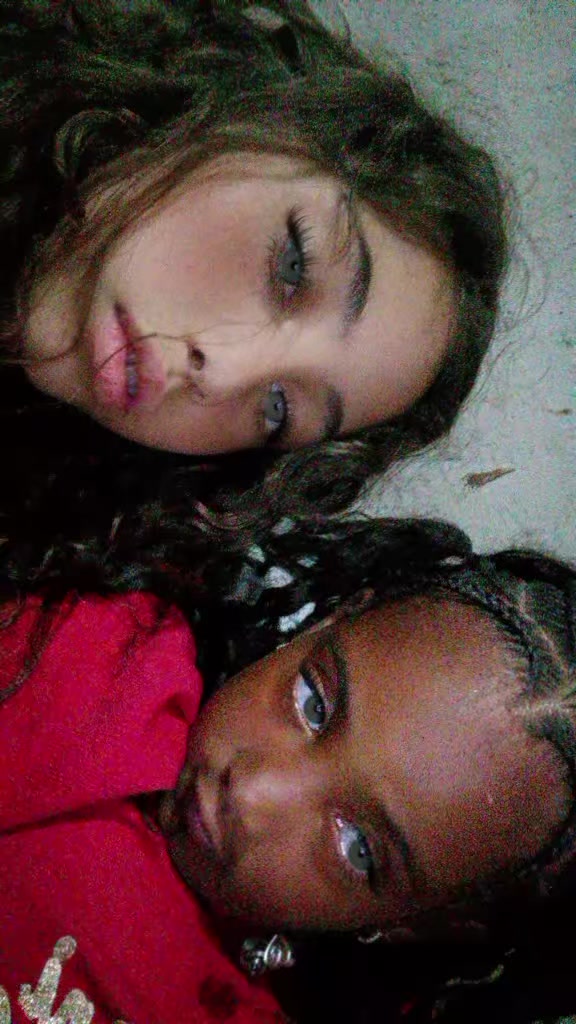 @thayla 14 linda