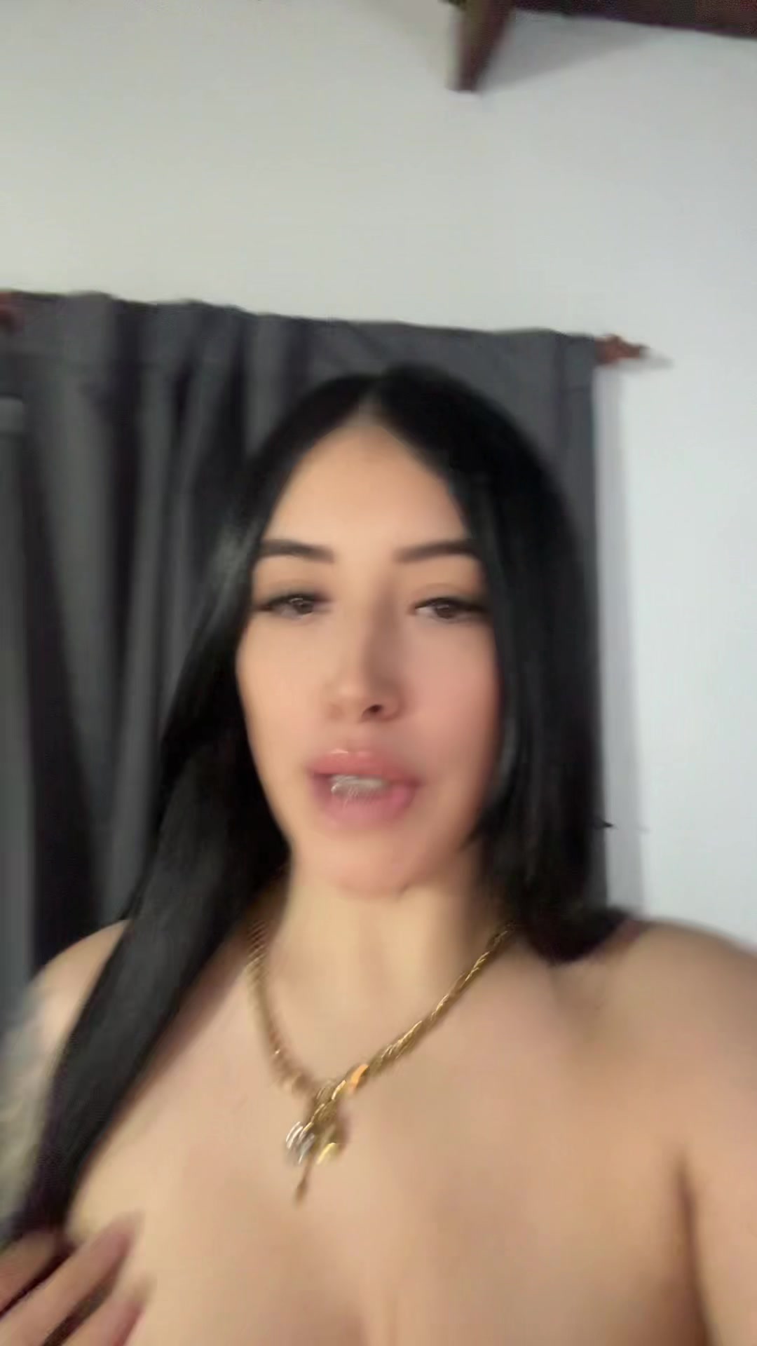 @Ariana_