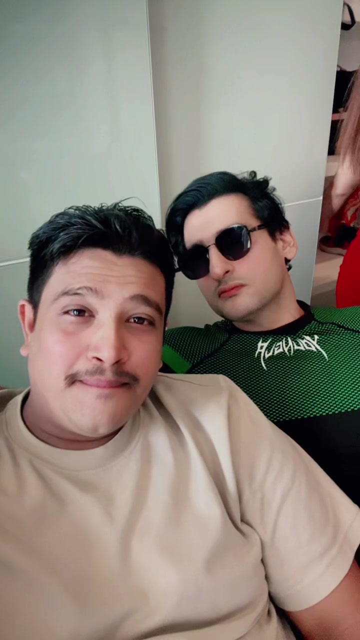 @𝓗𝓪𝓷𝓭𝓼𝓸𝓶𝓮 𝓑𝓾𝓽𝓽 🇵🇰