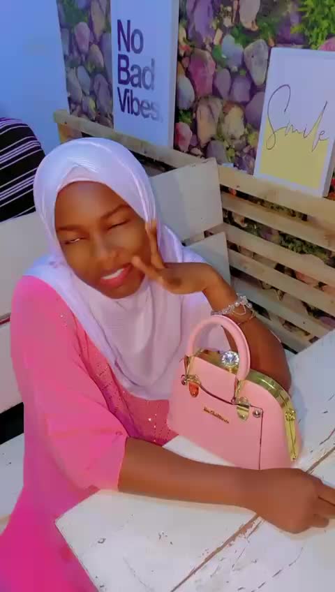 @Bint mfaume