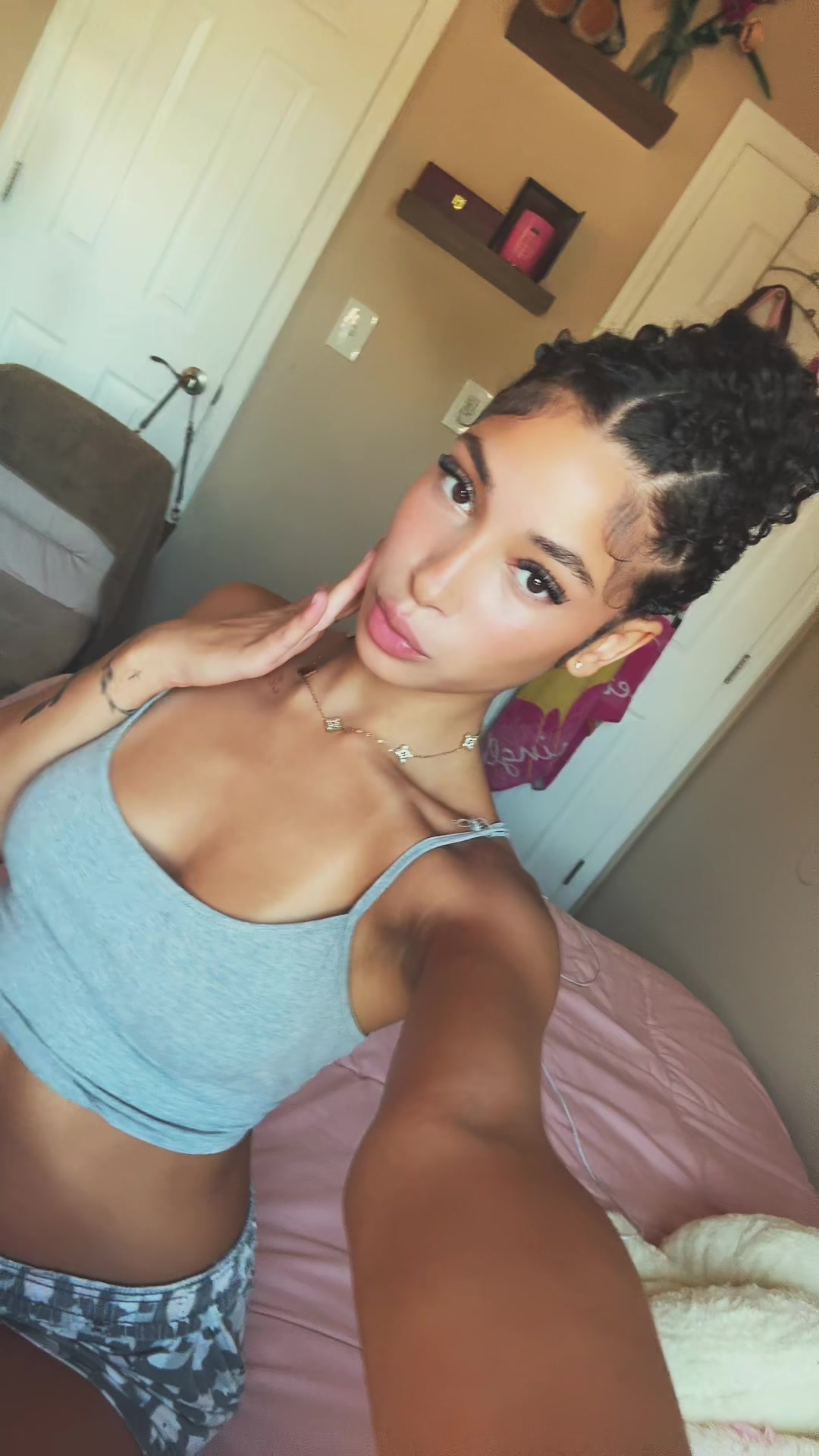 @aravely_
