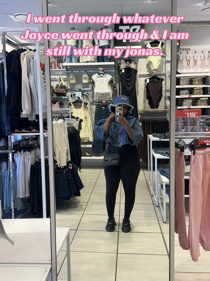 @VERONICA MANAGA🤍