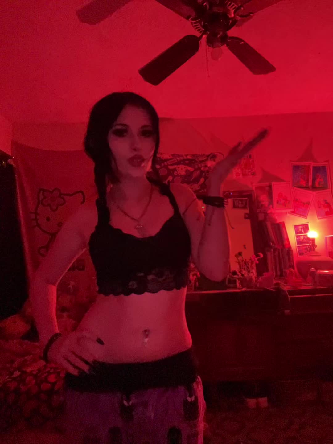 @v4mp_d0llrot4u