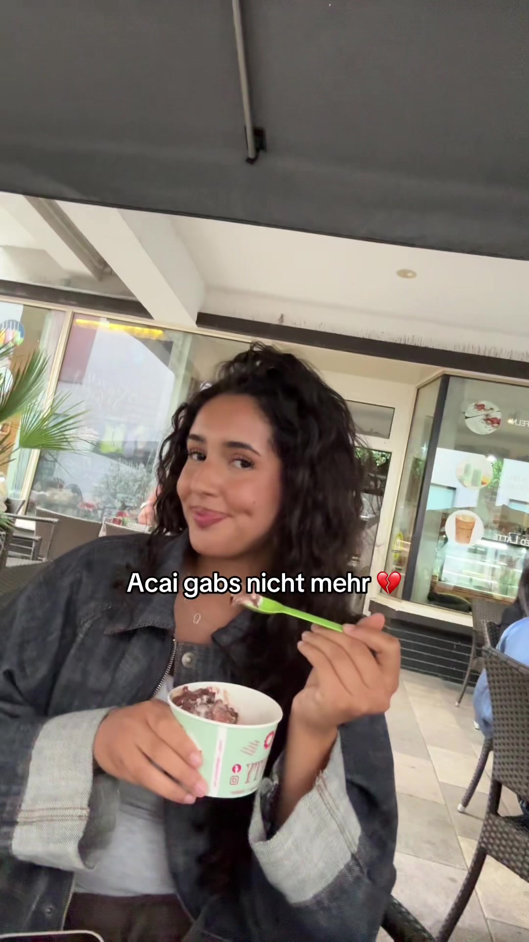 @منال