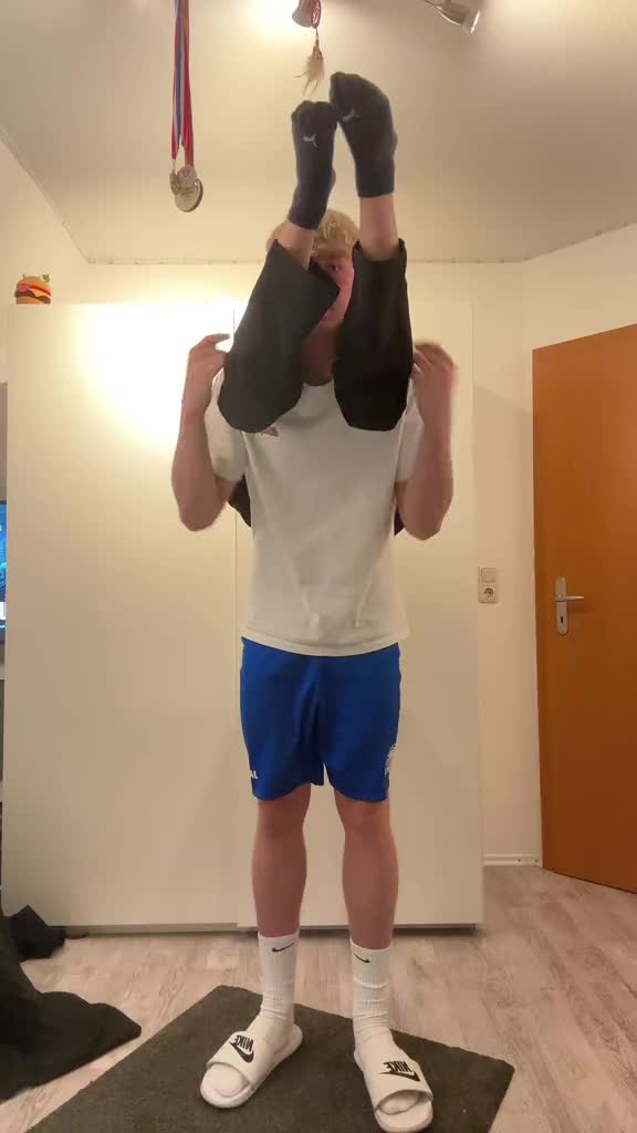 @👰🏼♂️🤵🏼♀️