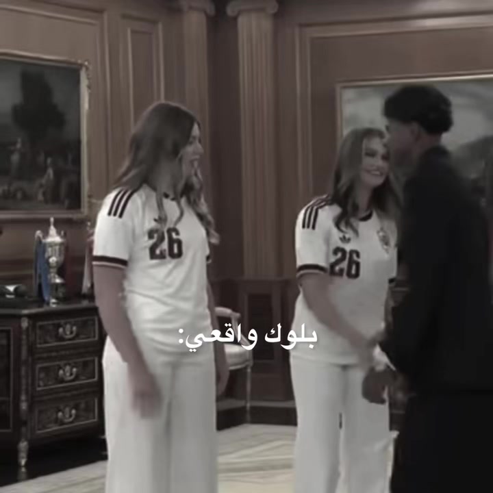 @𝐇