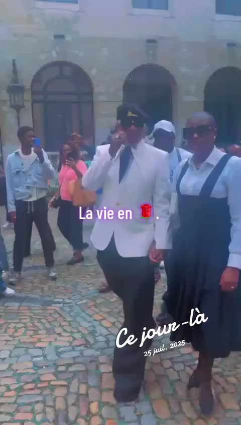 @LavraieDiva Koffiette,MMci100%