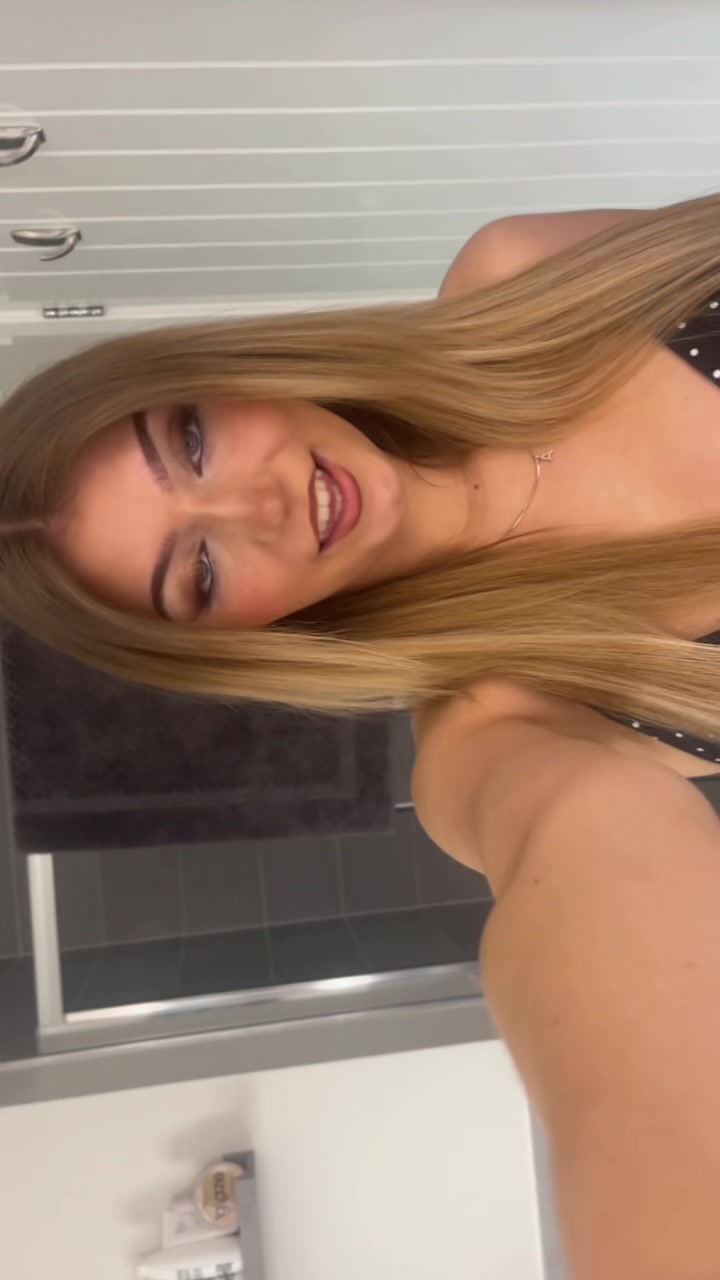 @anniemcl_