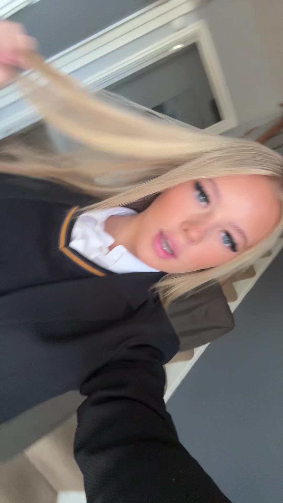 @𝐜𝐡𝐥𝐨𝐞 ⚡️💖