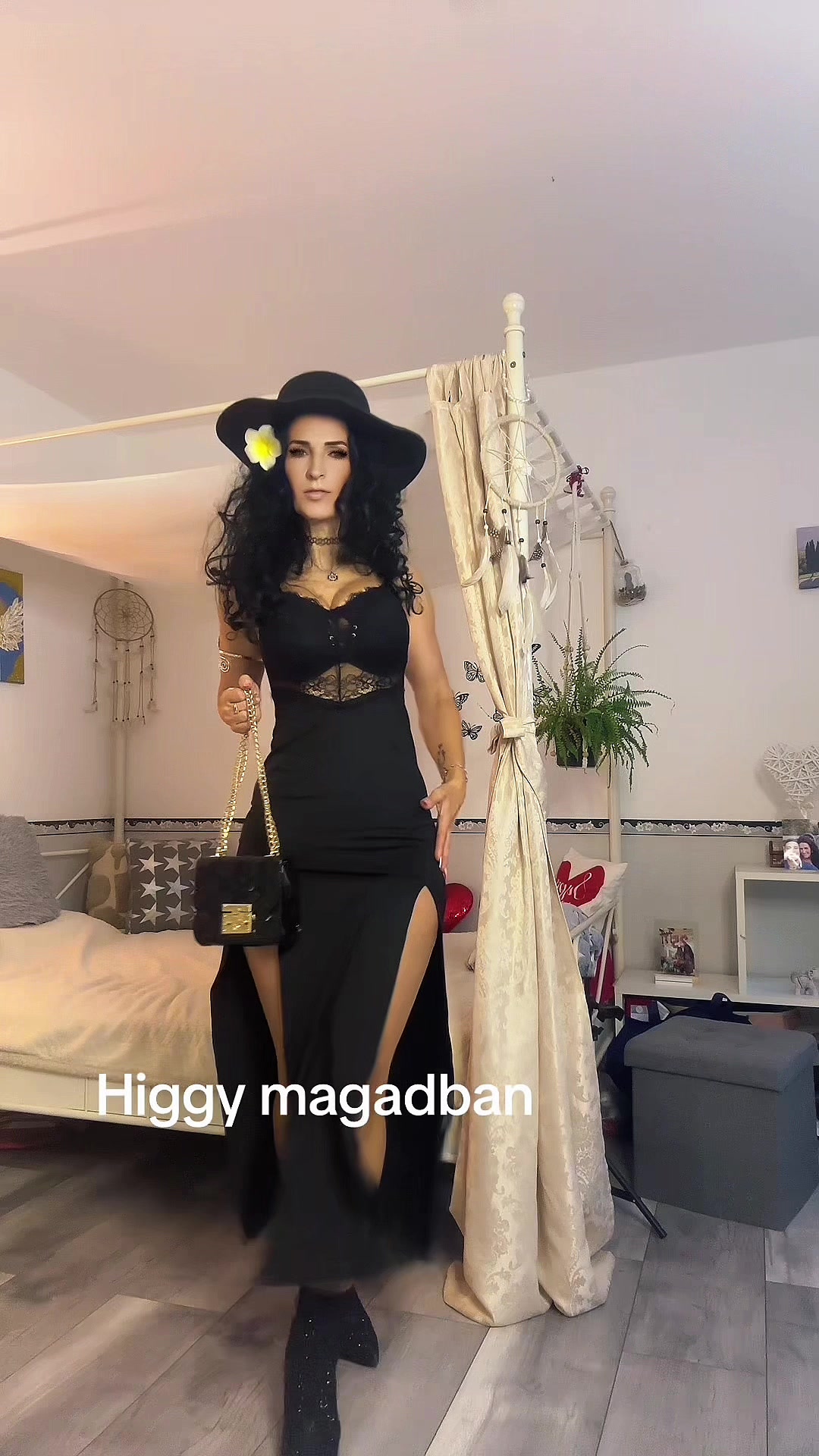 @Karolina