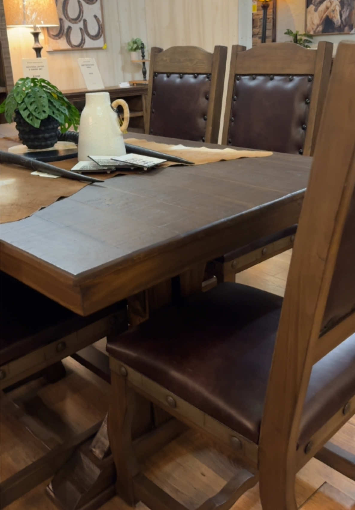 @RusticFurnitureDepot