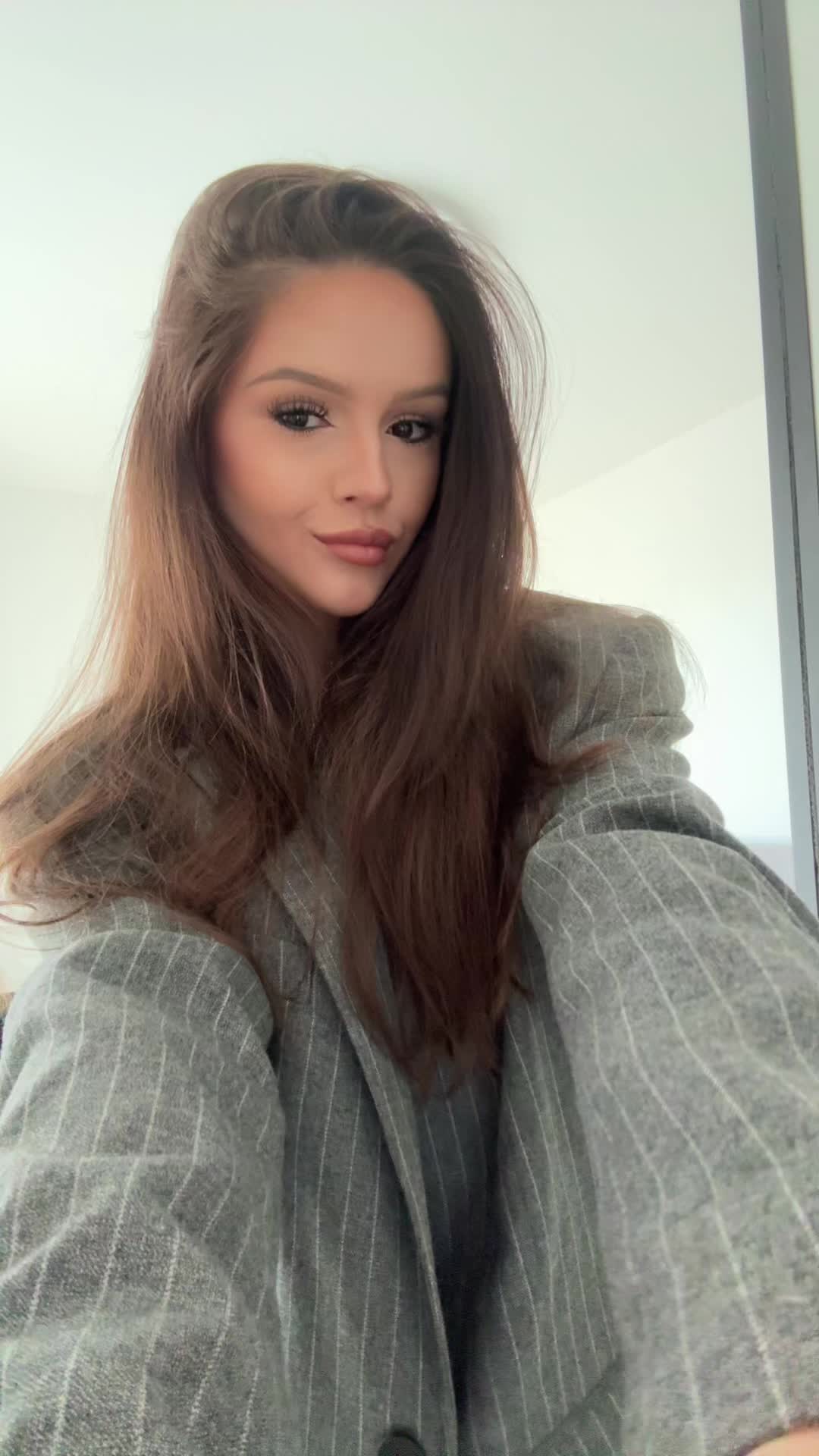 @𝑬𝒎𝒊𝒍𝒌𝒂 💫
