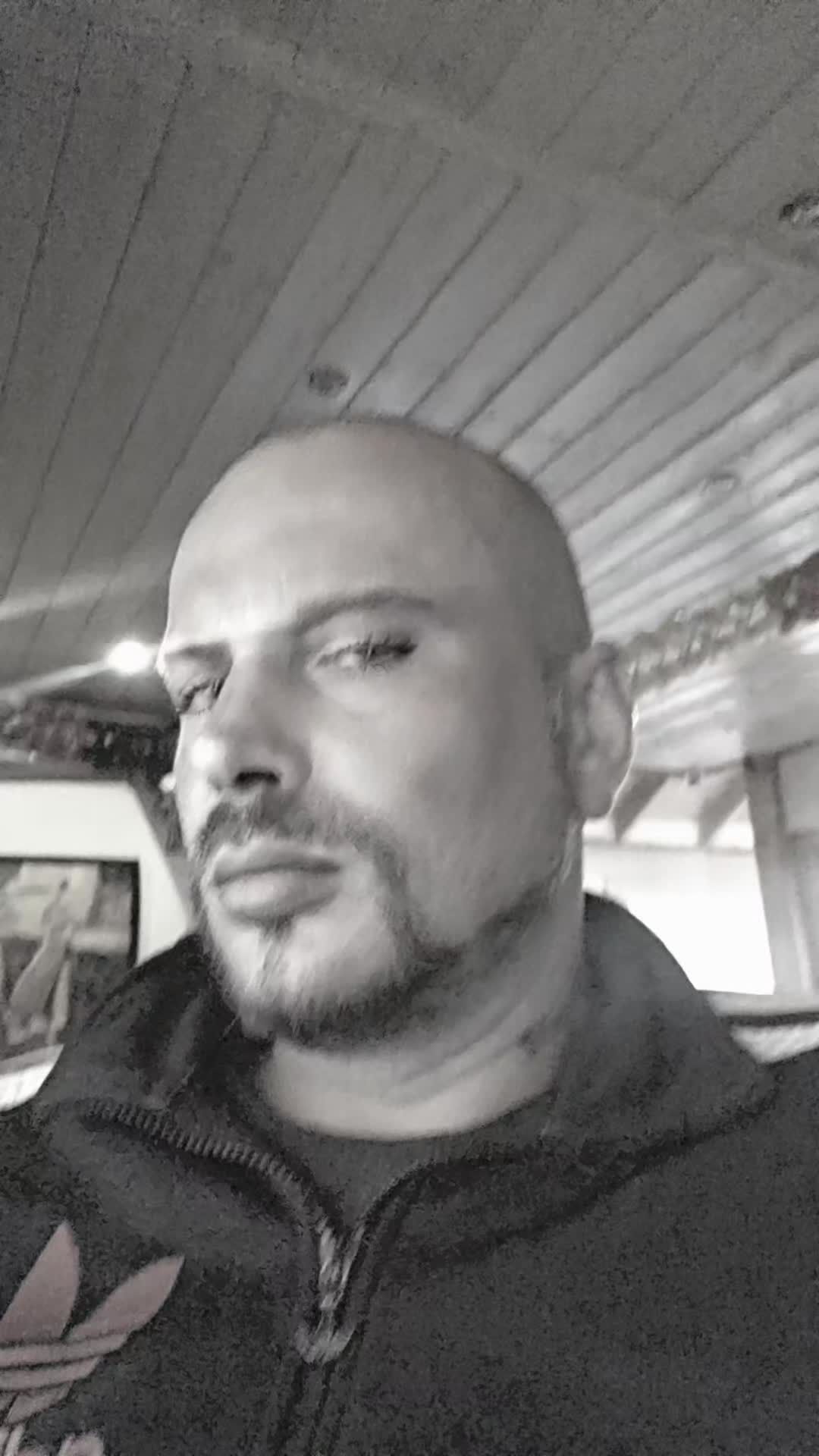 @Mann_mit_Glatze