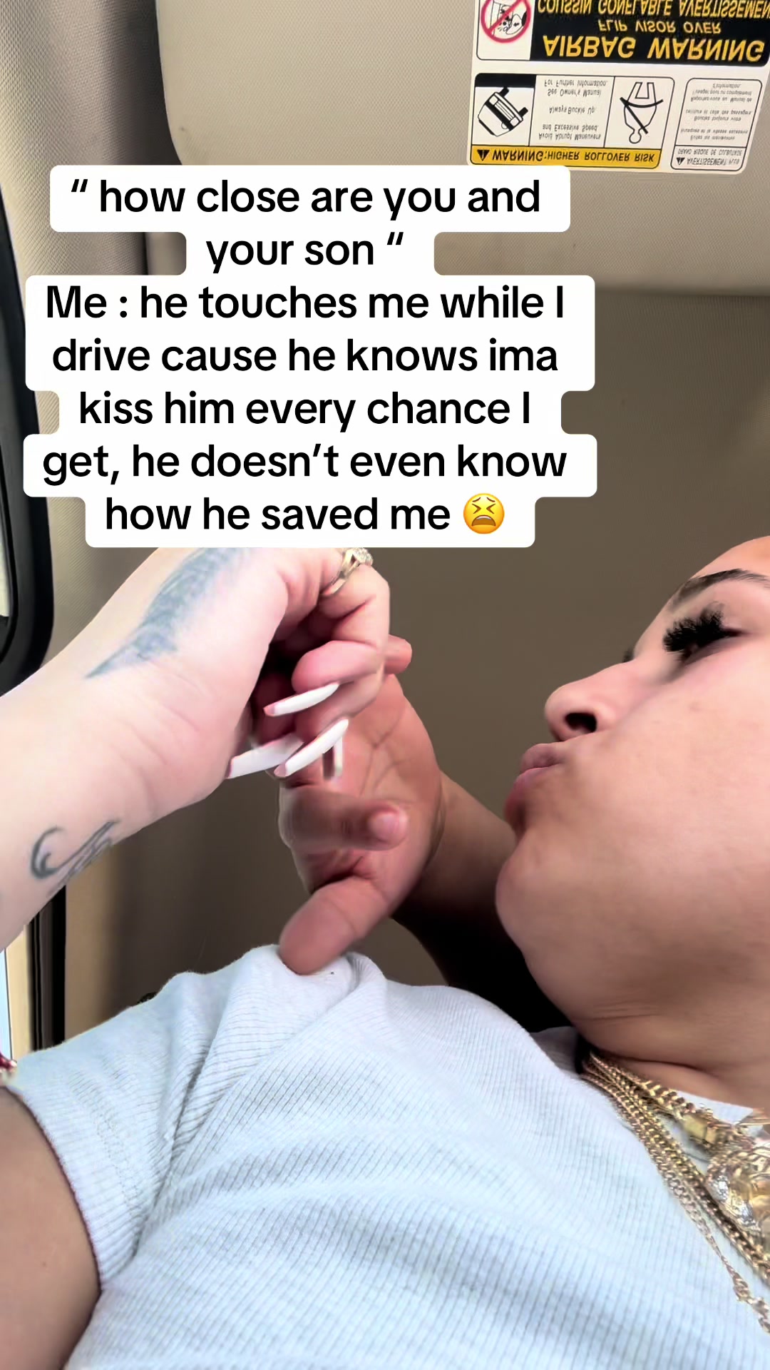 @ashleylovesavery_