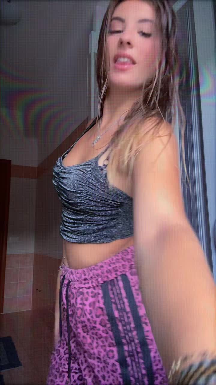 @𝒟𝑒𝒹𝑒🥀