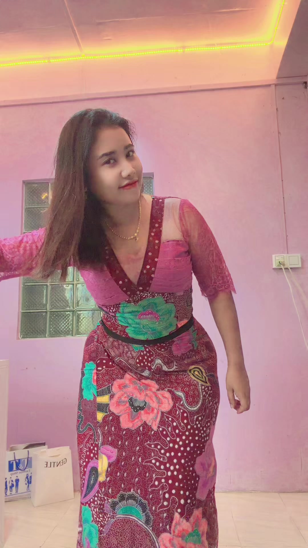 @Pwint💫ရွှေဖူးသစ်အဆောင်