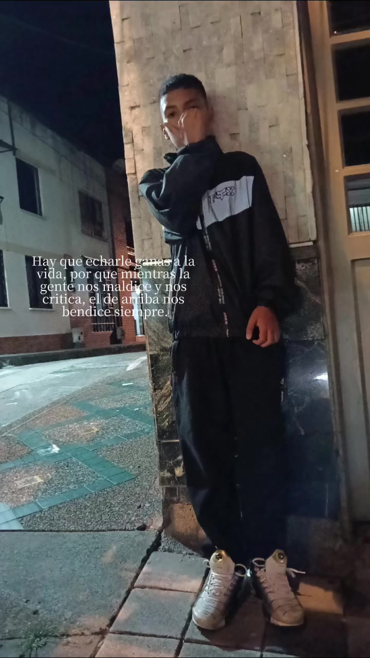 @Jhon 👻😎🤑