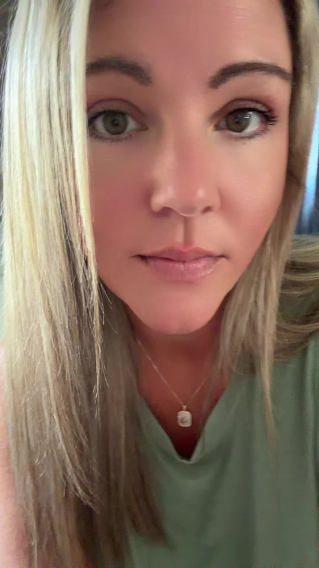 @SelfieQueen57👑