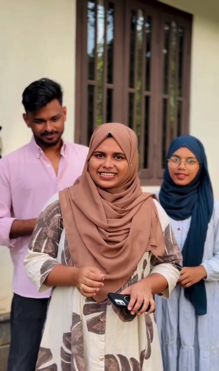 @മഞ്ഞ_കിളി💃