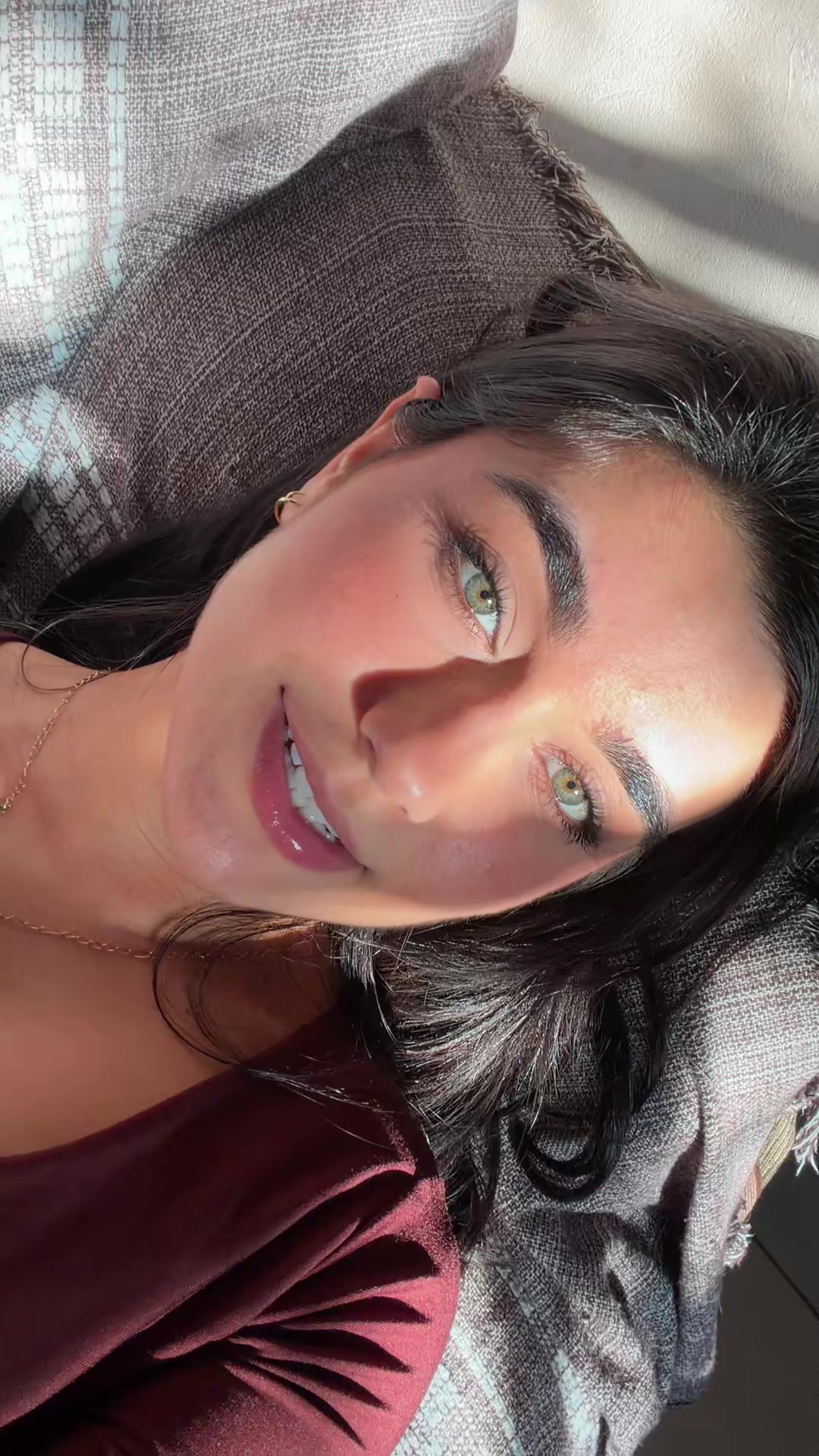 @thaissagelinger