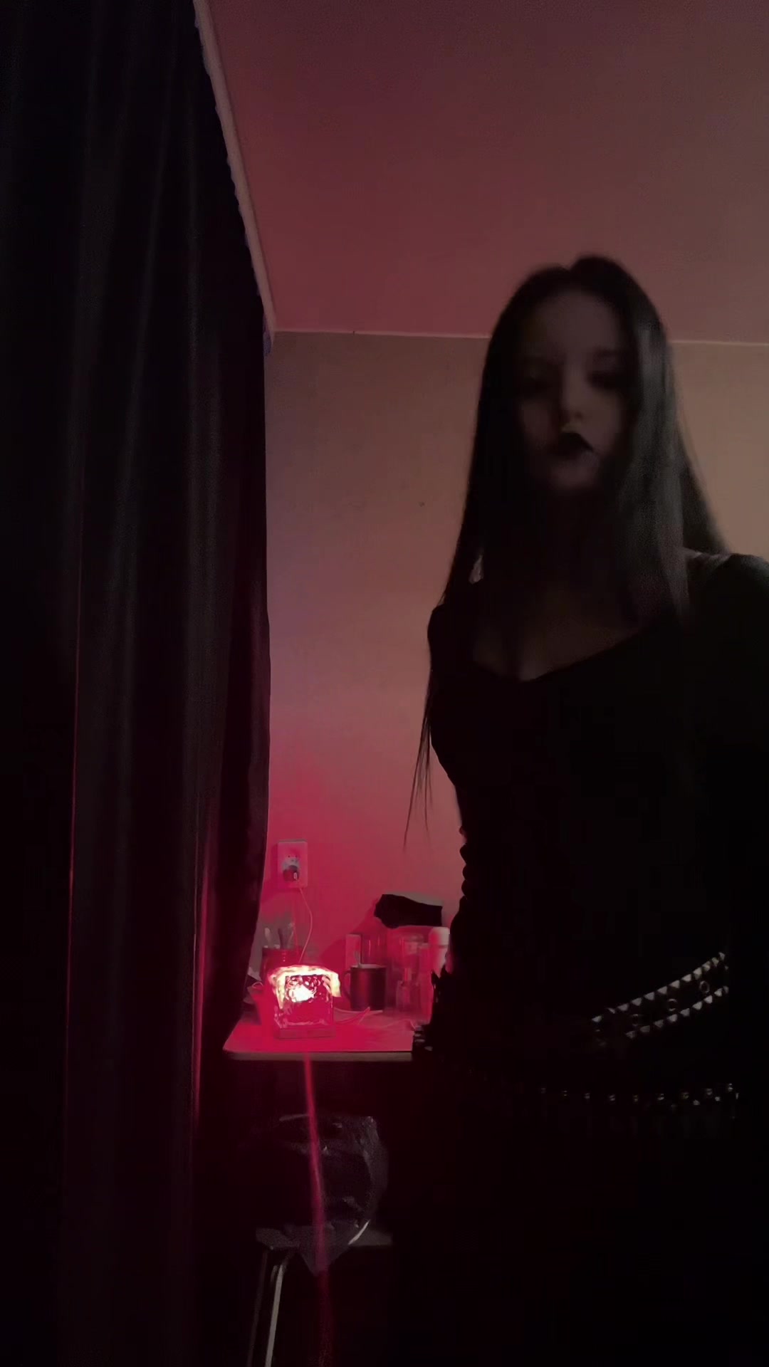 @𝔫𝔦𝔨𝔨𝔶 𝔡𝔢𝔞𝔱𝔥