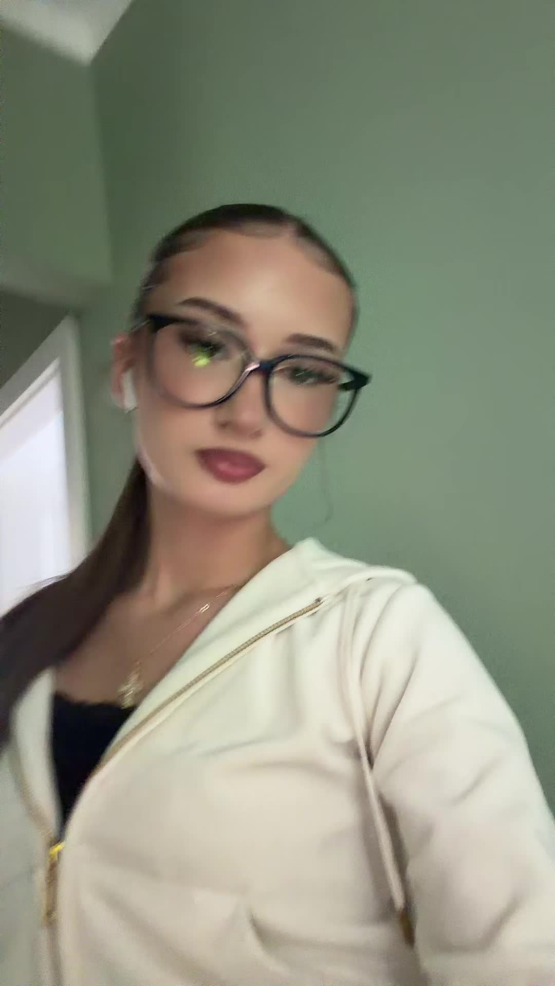 @zuziash1tpost