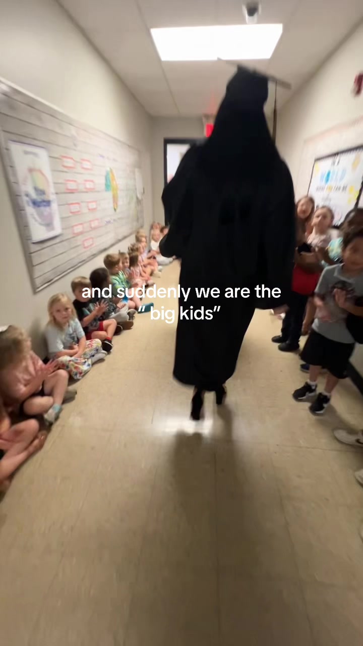 @𝘢 𝘴 𝘩 𝘭 𝘺 𝘯 𝘯