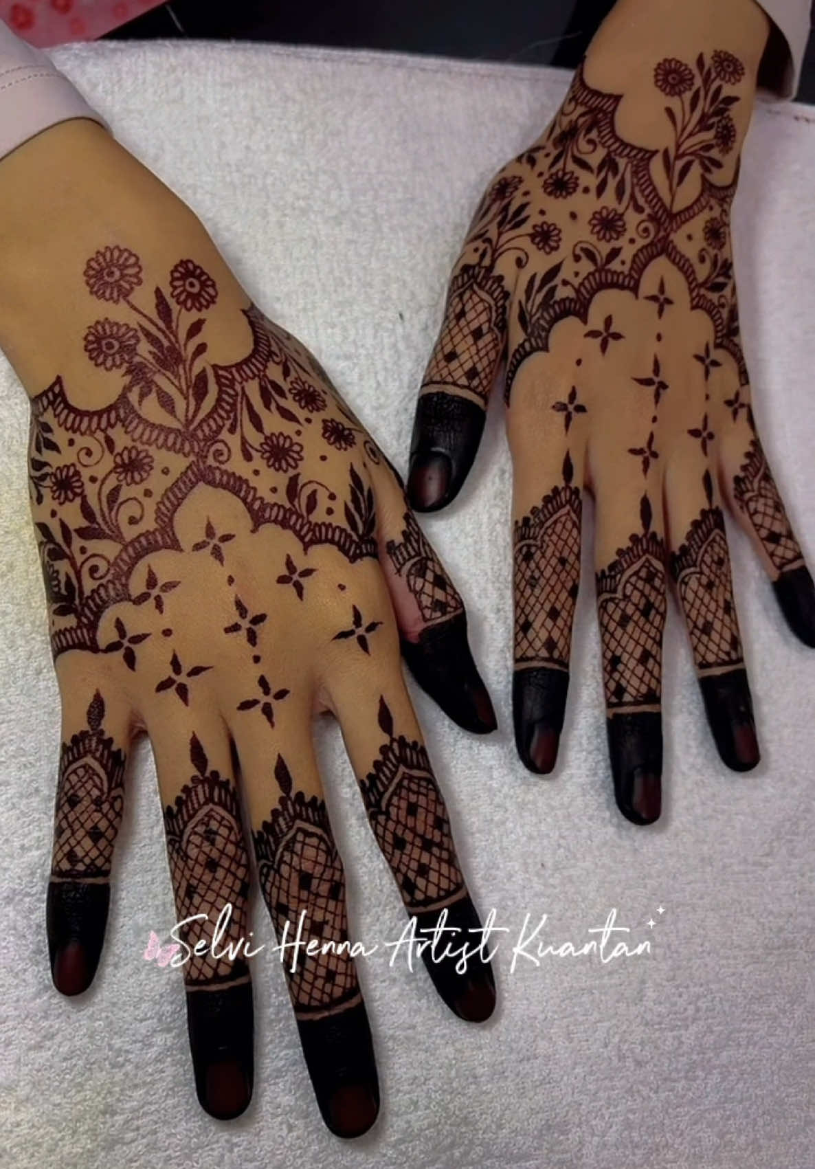 @SELVI KUANTAN HENNA