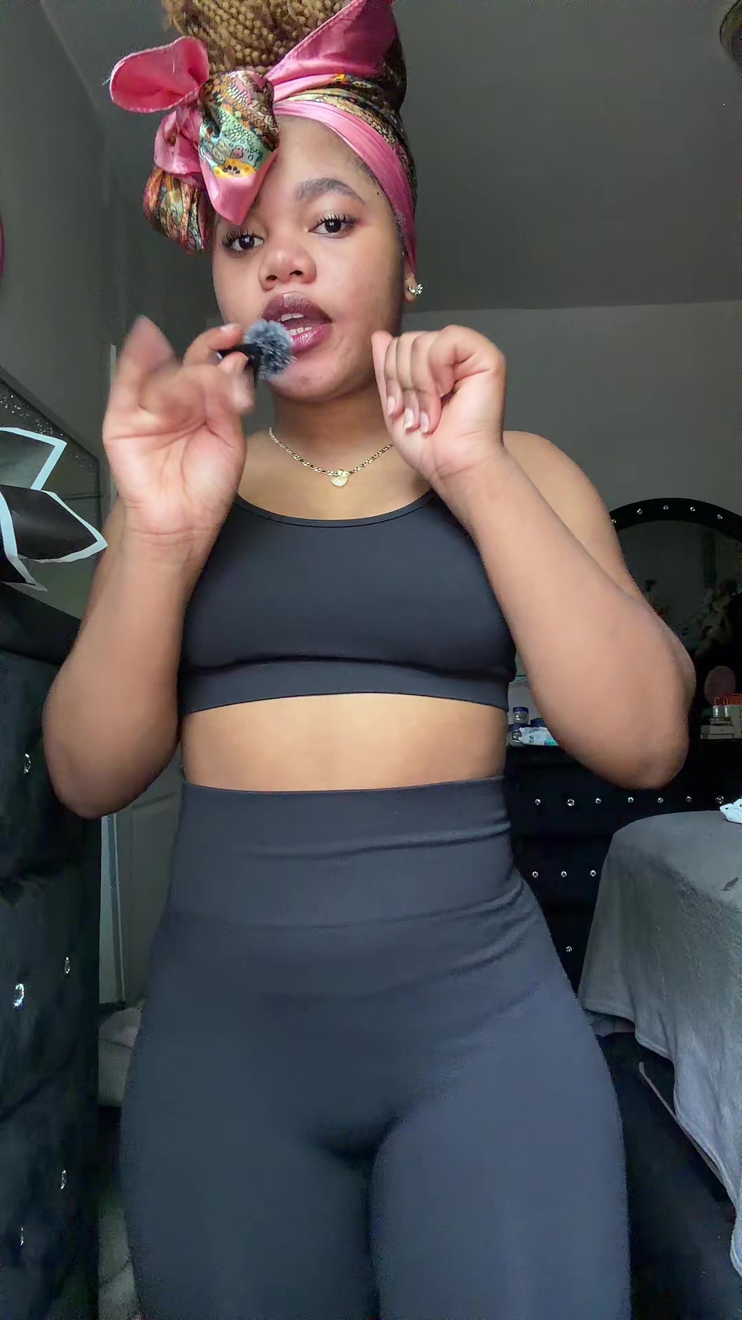 @𝒩𝒾𝒶