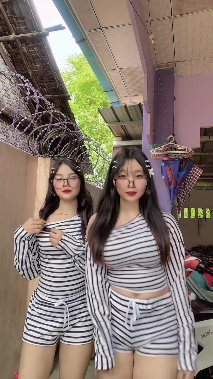 @<3