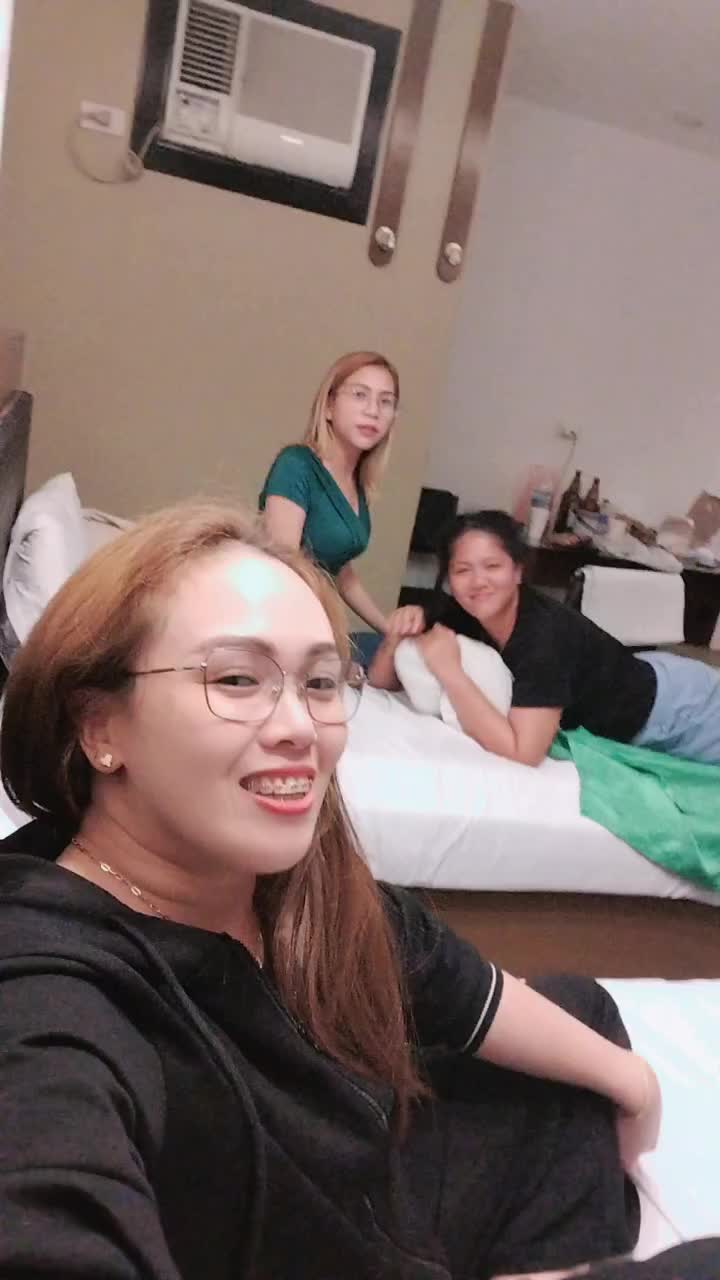@FurMomCel🤎
